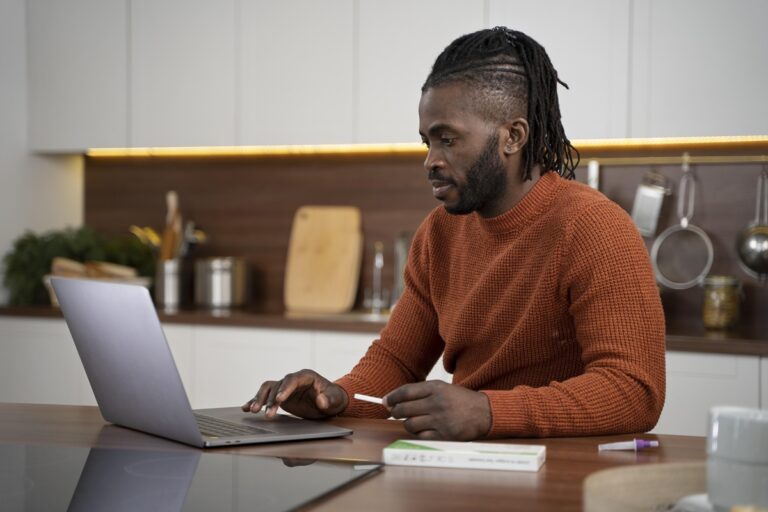 TikTok Studio : La programmation des posts désormais intégrée pour une gestion simplifiée