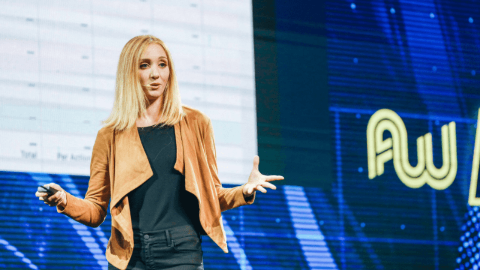 Social Savannah girl