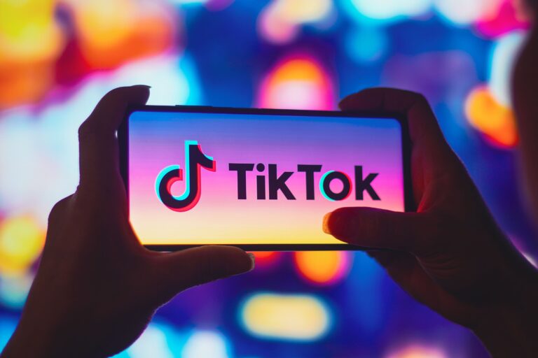 Les statistiques d'engagement musical sur TikTok, montrent la dominance du hip-hop et les tendances d'achat liées à la musique indépendante.
