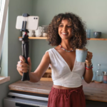 Interface de TikTok Studio montrant l'option multicaméra pour le streaming en direct.