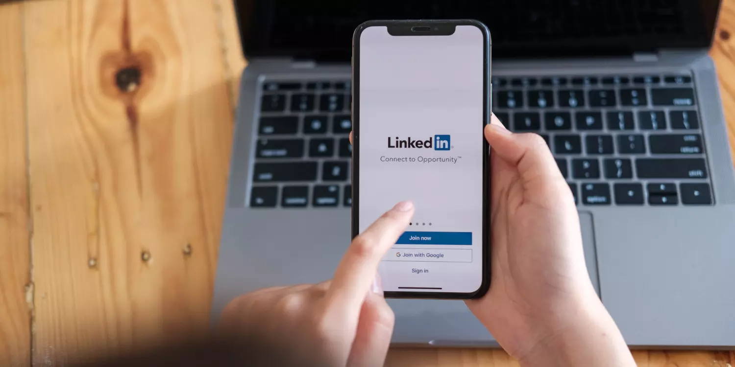 Carrousels vidéos et documents dominent l'engagement LinkedIn en 2025 selon étude Socialinsider