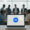 Un ordinateur MacBook affichant le logo de Meta sur un bureau, illustrant la fin de l'application Messenger sur ordinateur et la nécessité de sauvegarder ses messages.